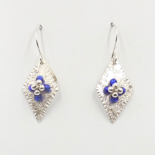 Click to view detail for DKC-2009 Earrings, Diamond Shapes with Blue Beads $75